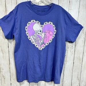 Hot Topic Women's Skeleton Heart Graphic‎ Tee Purple Goth Punk Size L